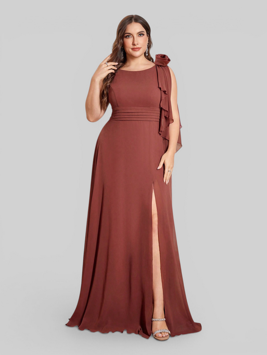 Vestido de Festa Longo Plus Size com Fenda e Flowers