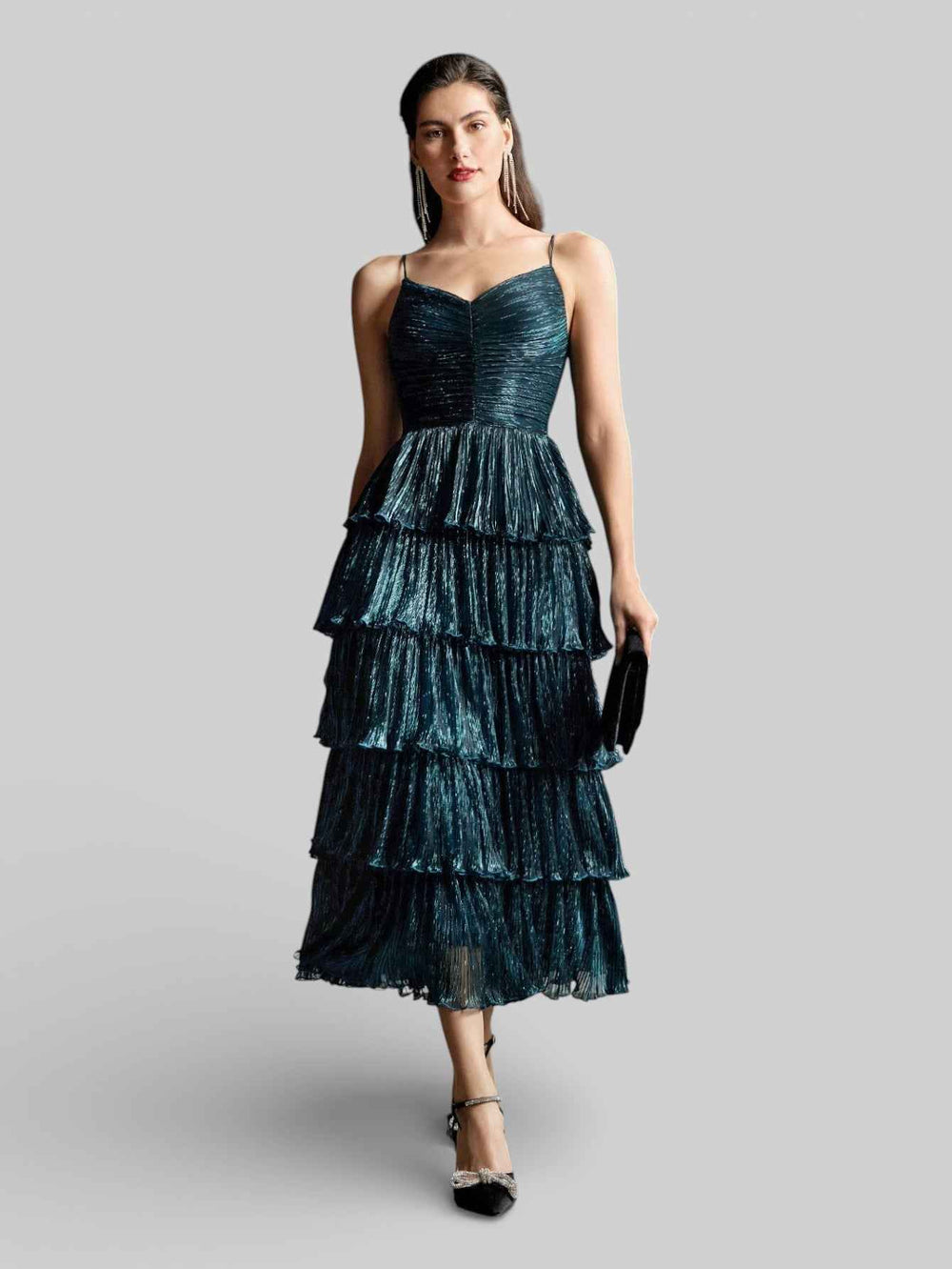 Vestido de Festa Curto em Camadas Metalizado