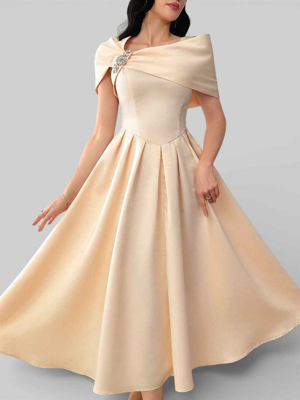 Vestido de Festa Curto Assimétrico Strass