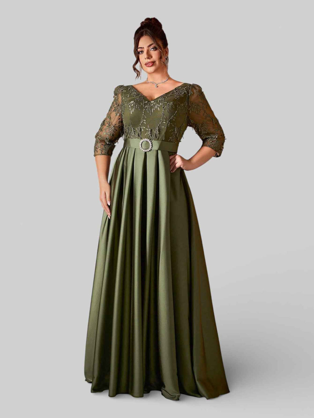 Vestido Longo de Festa Plus Size em Renda Oliva Dress New