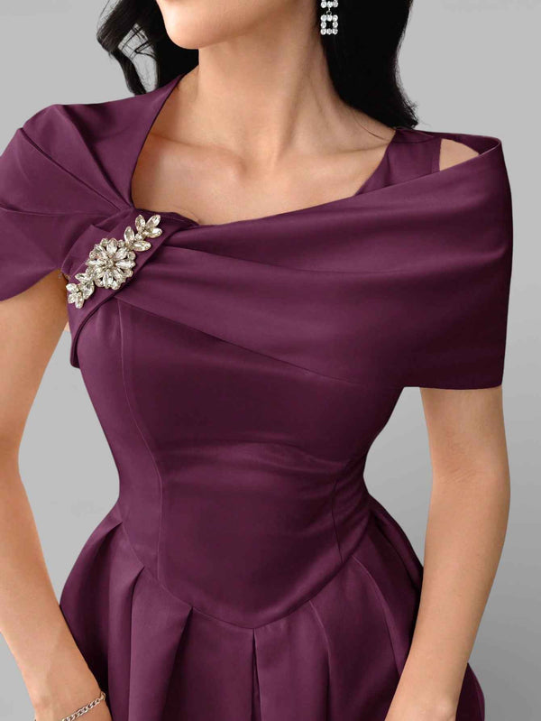 Vestido de Festa Curto Assimétrico Strass