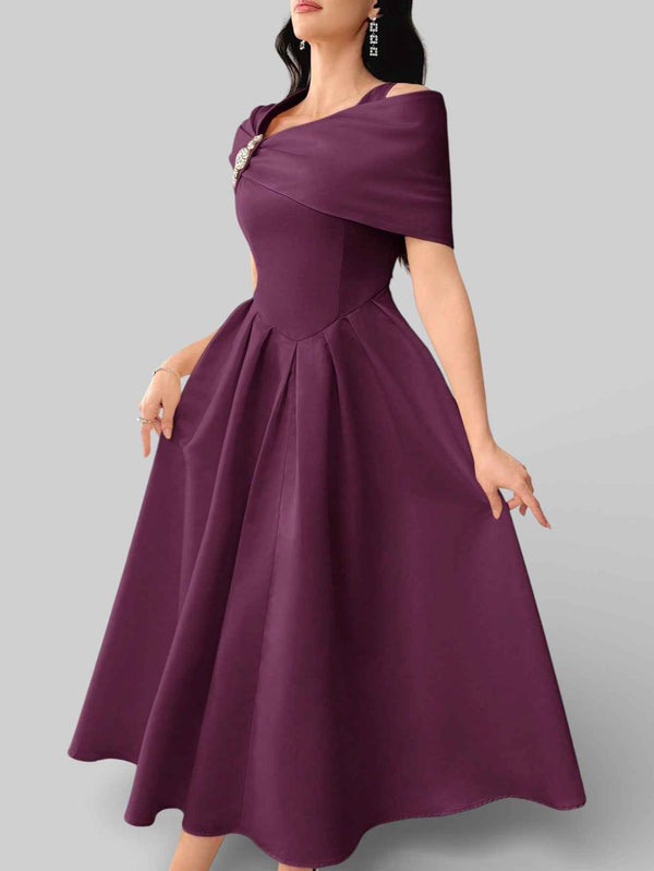 Vestido de Festa Curto Assimétrico Strass