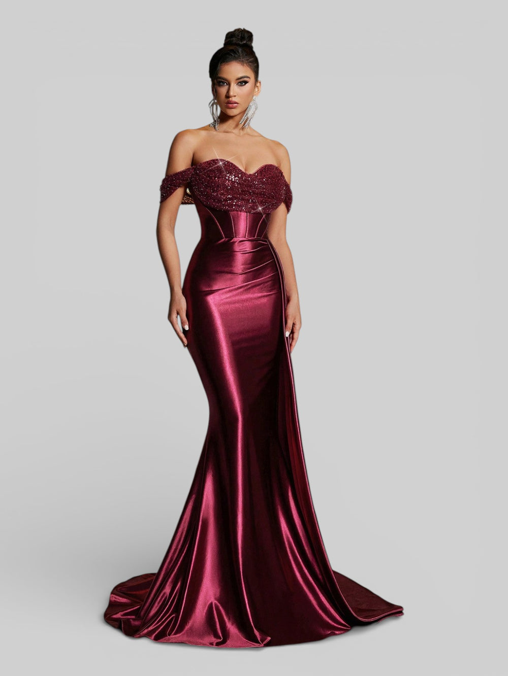 Vestido de Festa Luxo Ombro a Ombro Paetês Famma