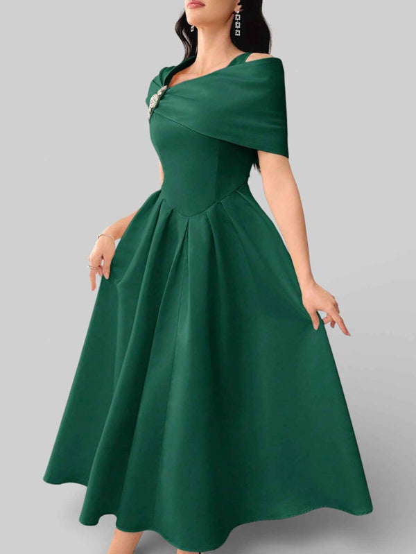 Vestido de Festa Curto Assimétrico Strass