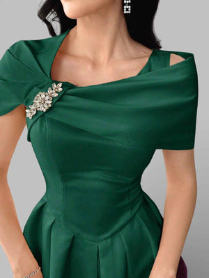 Vestido de Festa Curto Assimétrico Strass