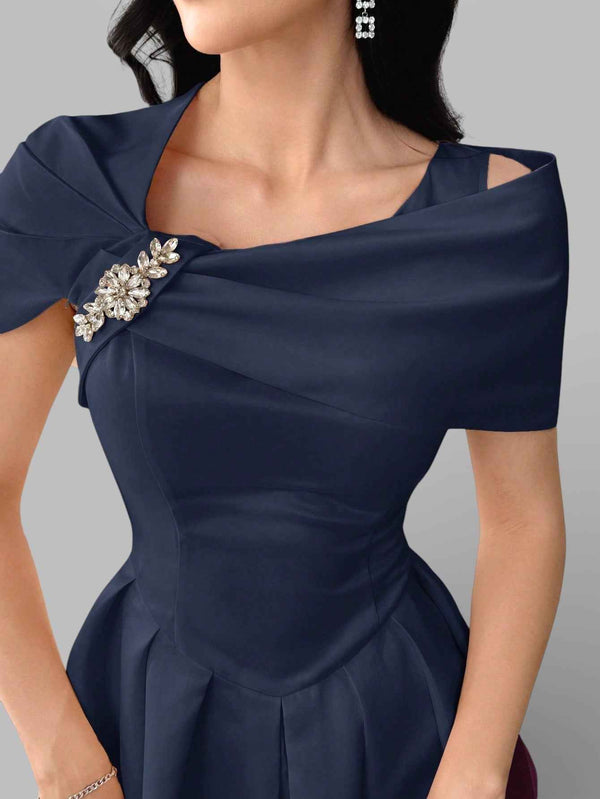 Vestido de Festa Curto Assimétrico Strass