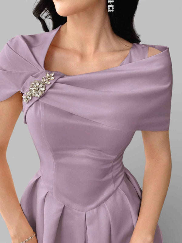 Vestido de Festa Curto Assimétrico Strass