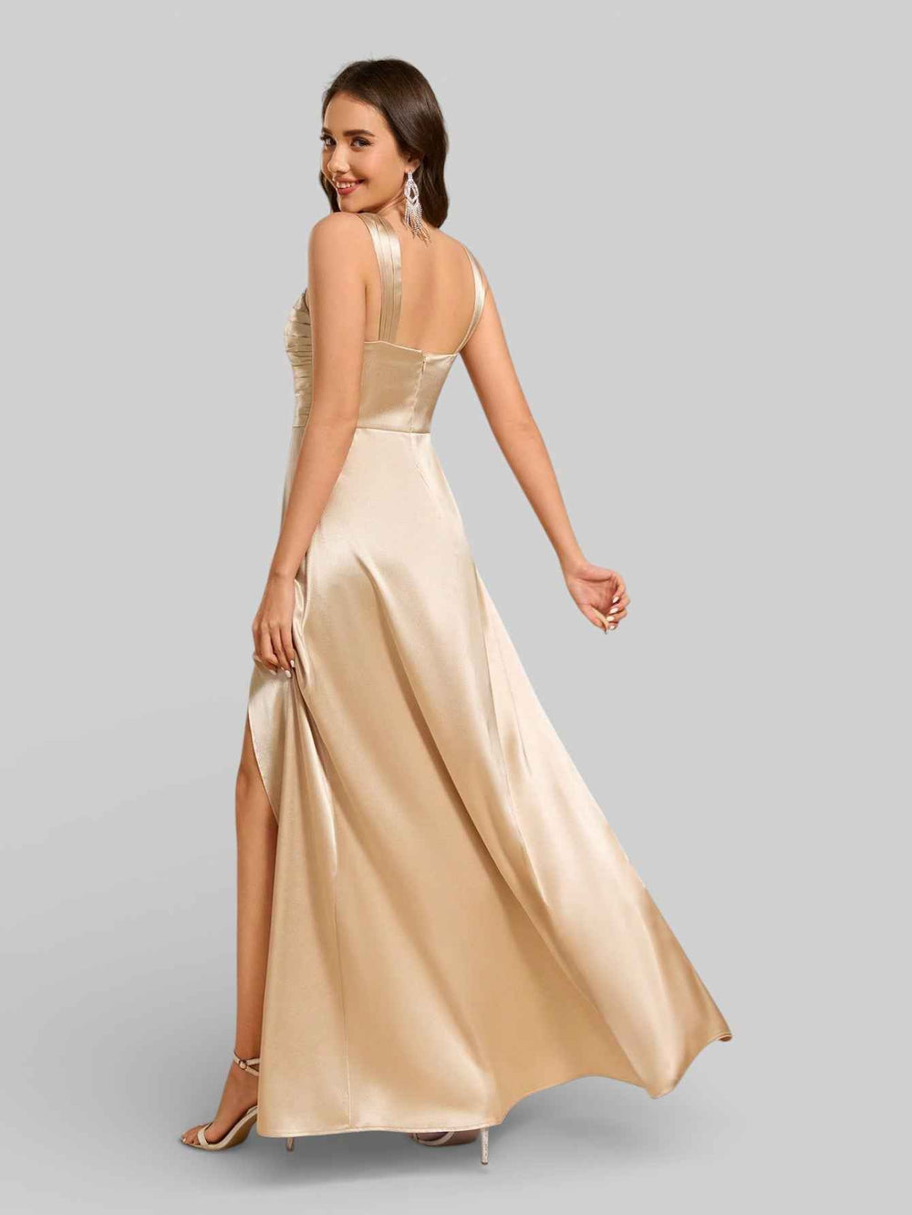 Vestido de Festa com Fenda Gola Quadrada Acetinado