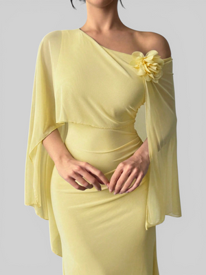 Vestido de Festa Longo Com Capa e Flor Flamesqui