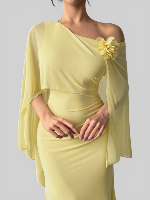 Vestido de Festa Longo Com Capa e Flor Flamesqui