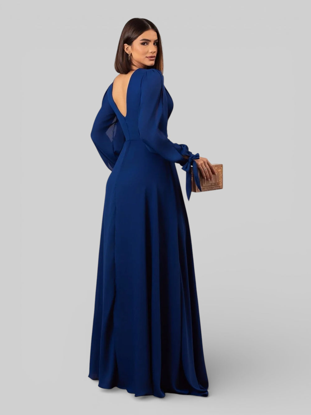 Vestido de Festa Manga Longa Decote Veneza