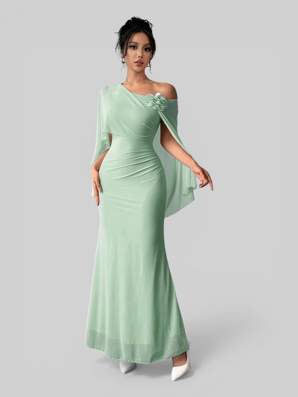Vestido de Festa Longo Com Capa e Flor Flamesqui