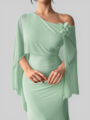 Vestido de Festa Longo Com Capa e Flor Flamesqui
