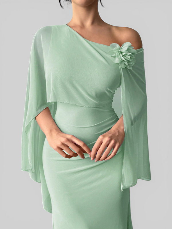 Vestido de Festa Longo Com Capa e Flor Flamesqui
