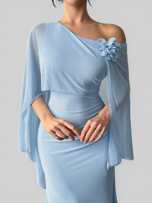 Vestido de Festa Longo Com Capa e Flor Flamesqui