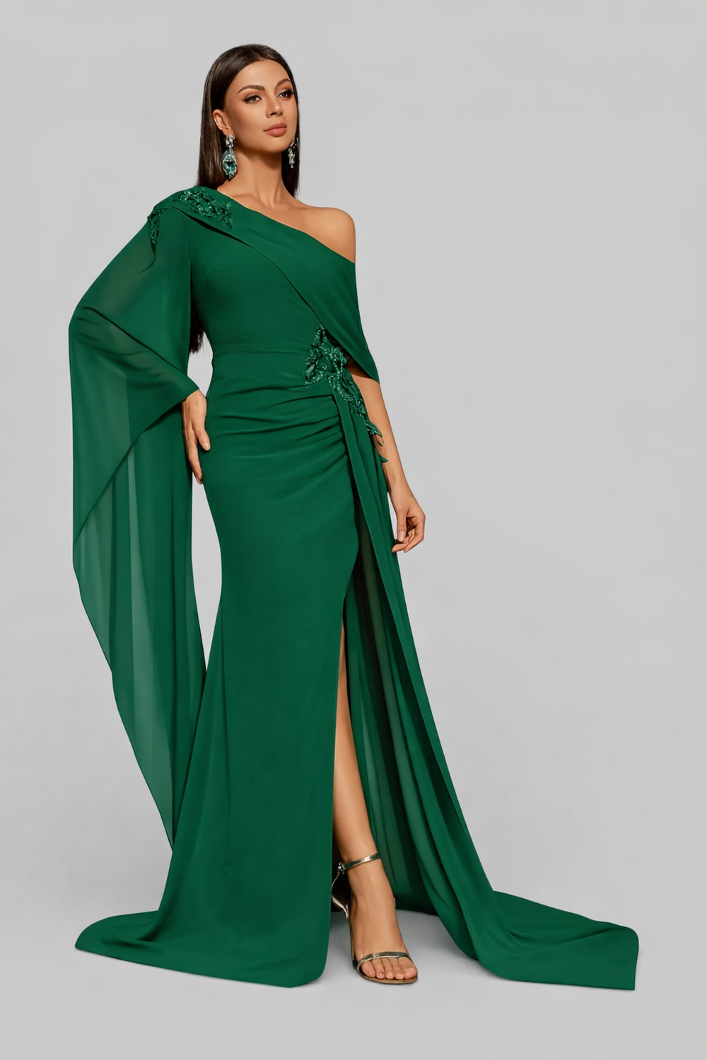 Vestido de Festa Luxo Capa e Calda Formal Dress