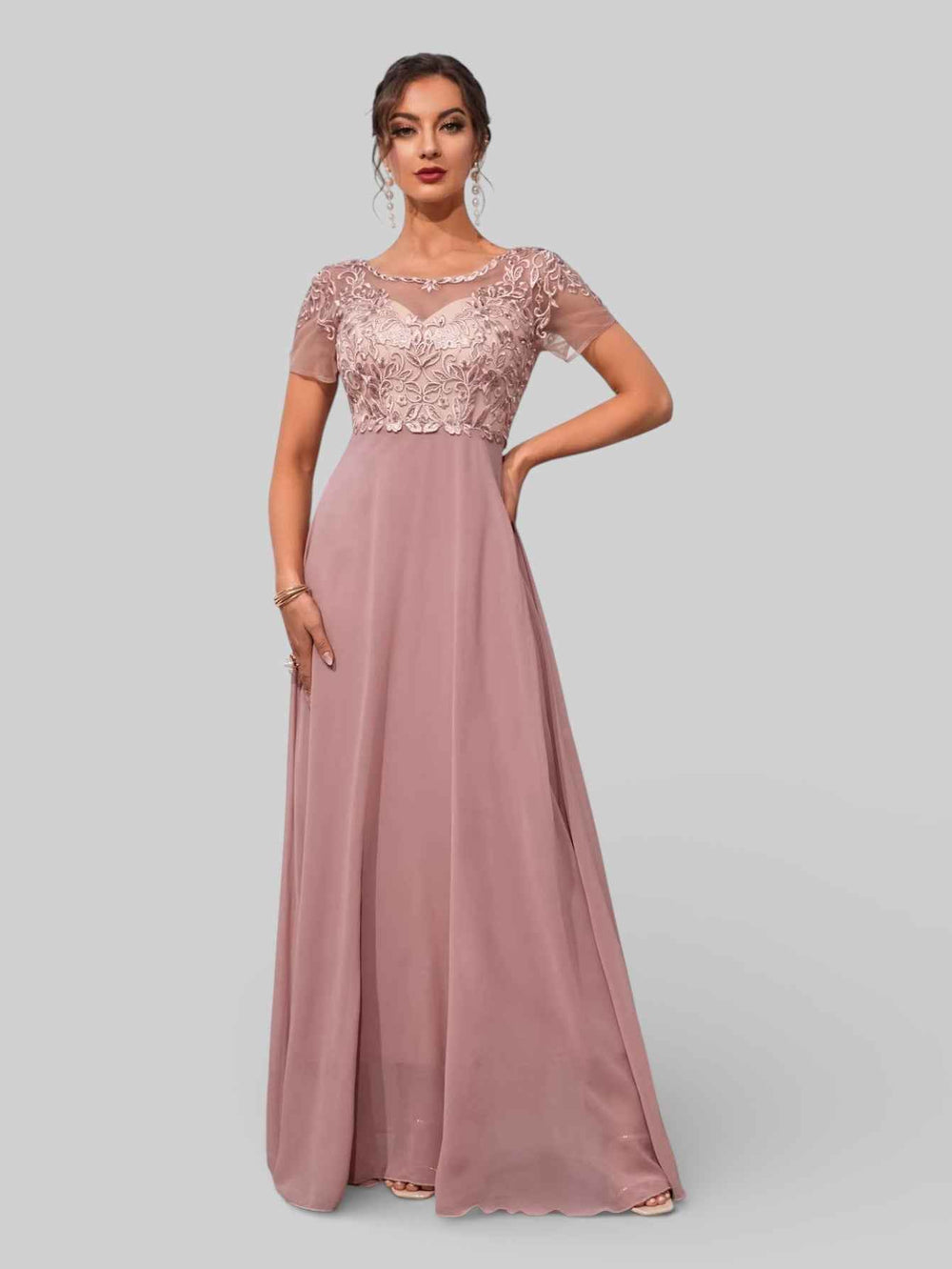 Vestido Plus Size Bordado Rose