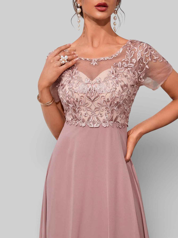 Vestido Plus Size Bordado Rose