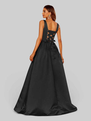Vestido de Festa Gola Quadrada Acetinado
