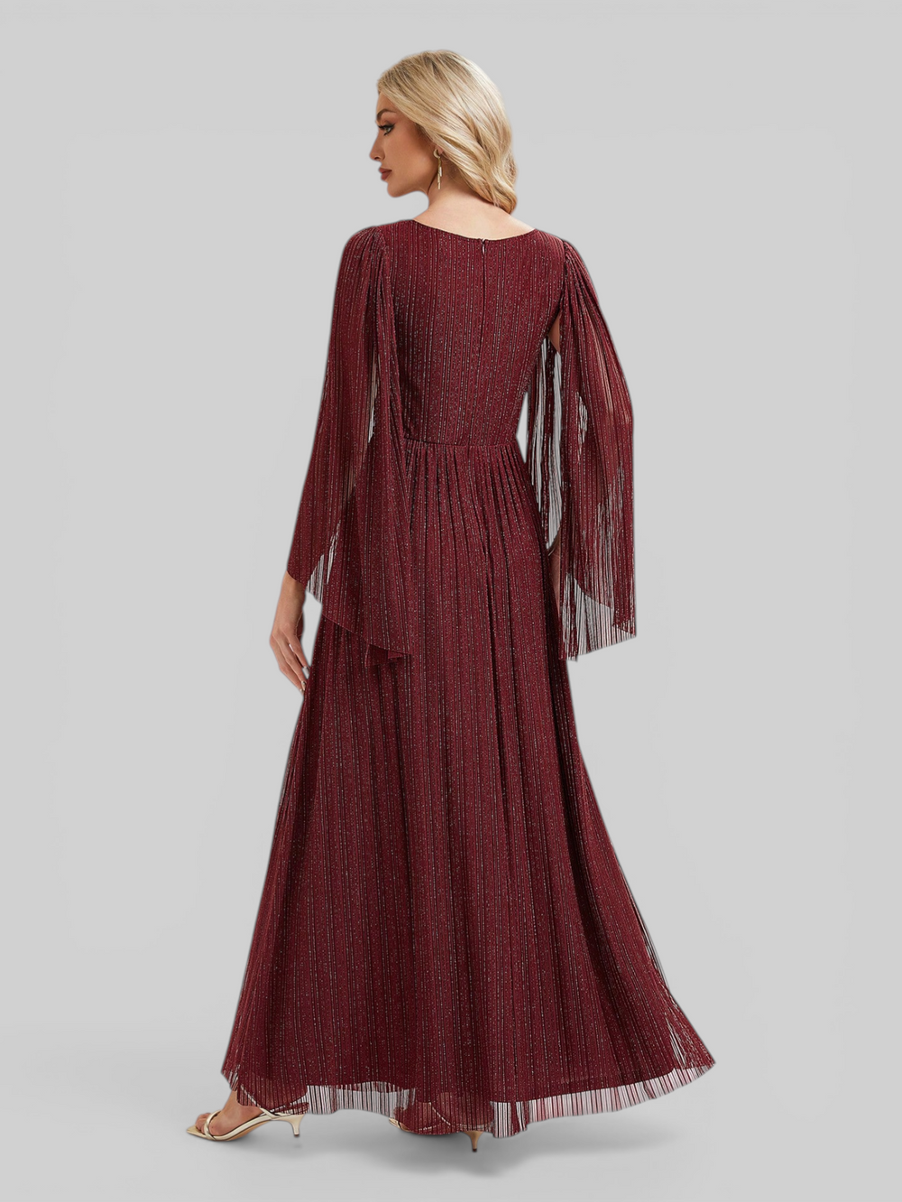 Vestido de Festa Longo Plus Size com Capa Ambrôle