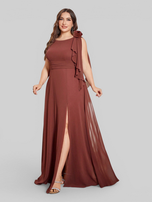 Vestido de Festa Longo Plus Size com Fenda e Flowers