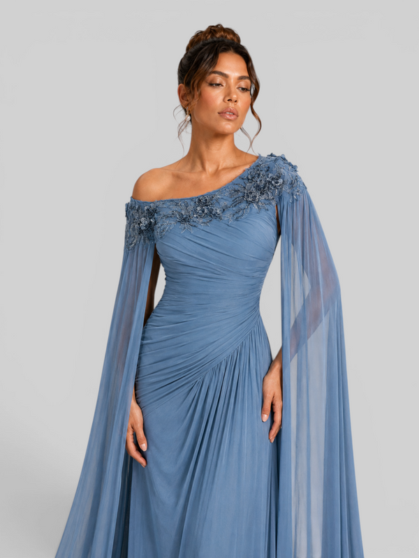Vestido de Festa Longo Premium com Capa Longa Bordado Aurea Dress