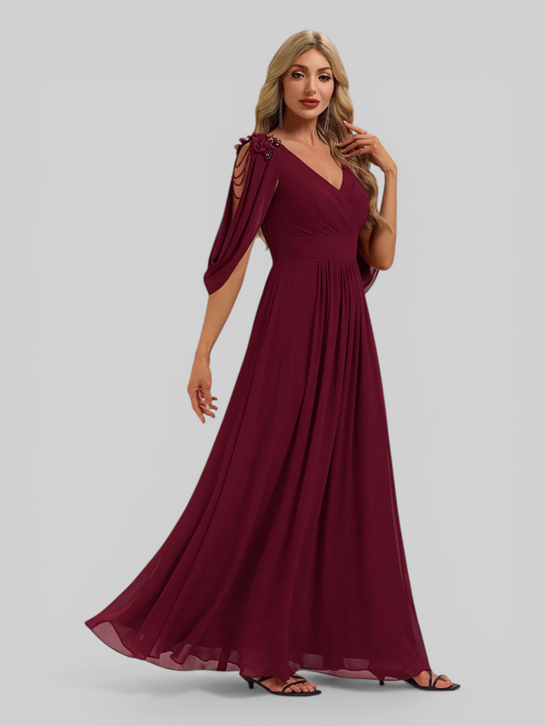 Vestido de Festa Longo com Capa e Apliques Oriente