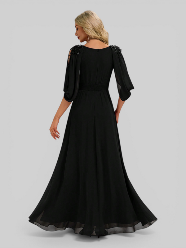 Vestido de Festa Longo com Capa e Apliques Oriente