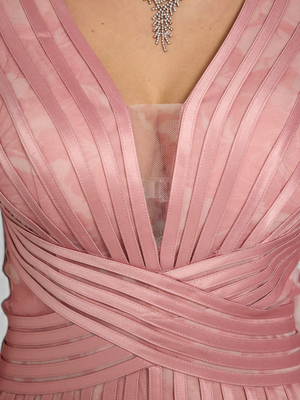 Vestido de Festa Manga Longa Gola V Folhagem
