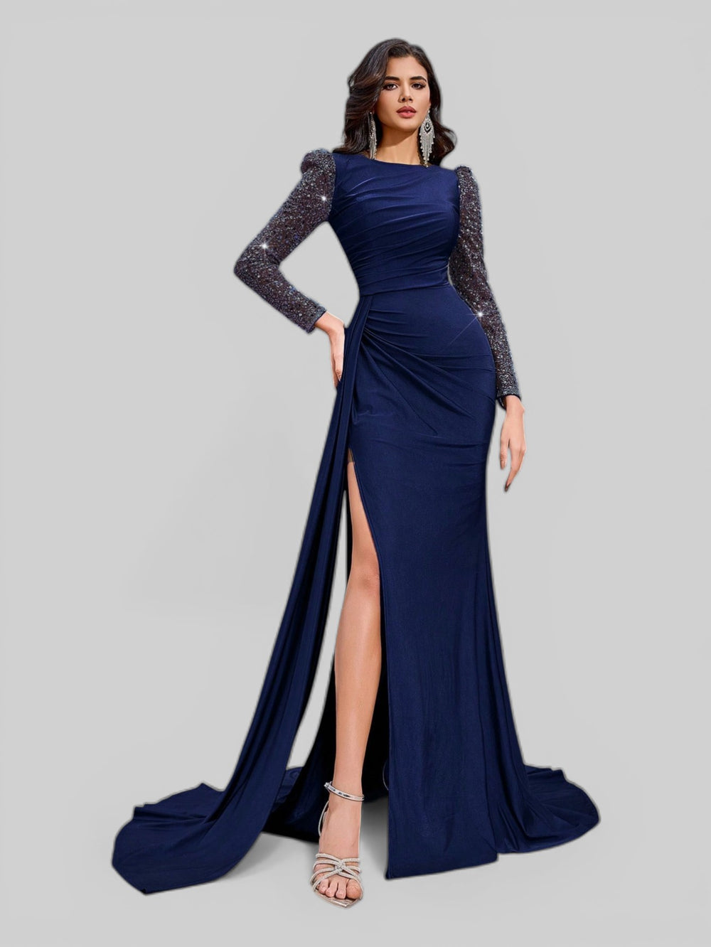 Vestido de Festa Manga Longa Paetê com Cauda Assimétrica