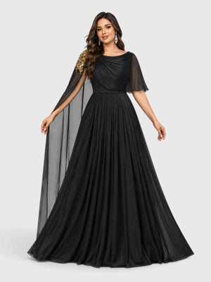 Vestido de Festa Plus Size com Capa Bordado Argelia