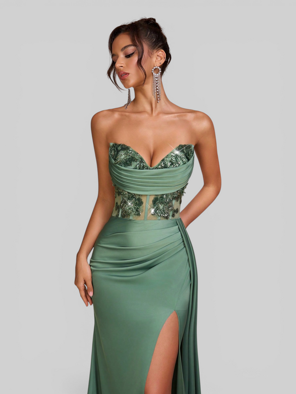 Vestido de Festa Longo Bordado e Paetê Famma