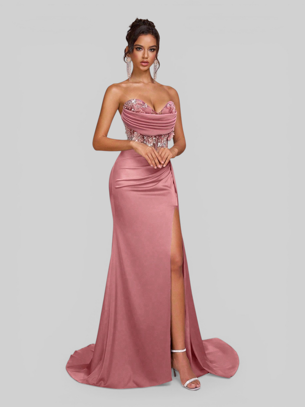 Vestido de Festa Longo Bordado e Paetê Famma