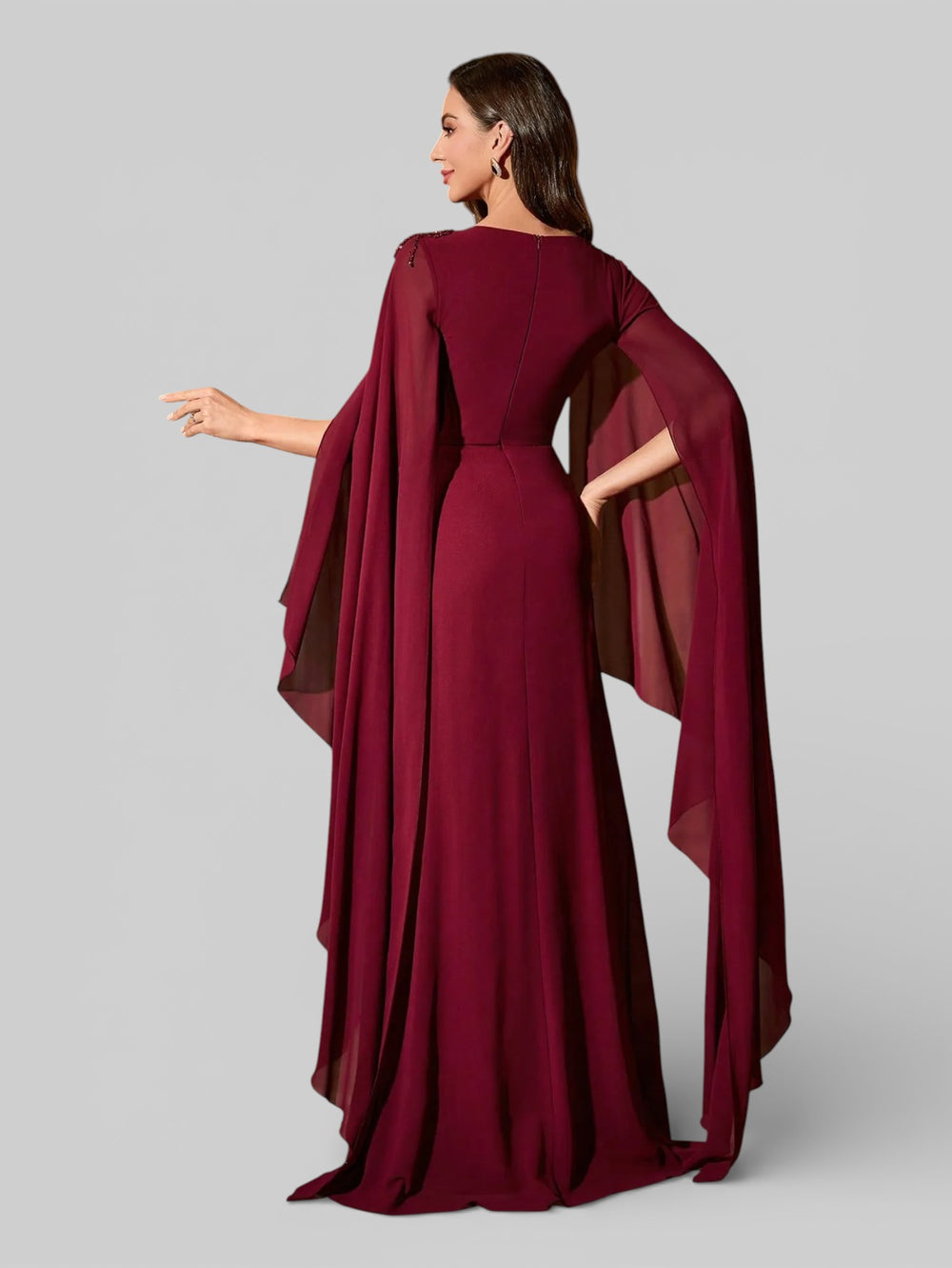 Vestido de Festa Longo Bordado com Capa Dupla Aurora