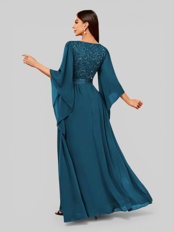 Vestido de Festa Longo com Capa Elegante