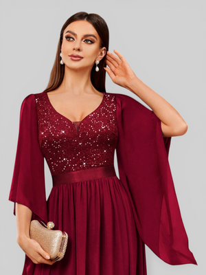 Vestido de Festa Longo com Capa Elegante