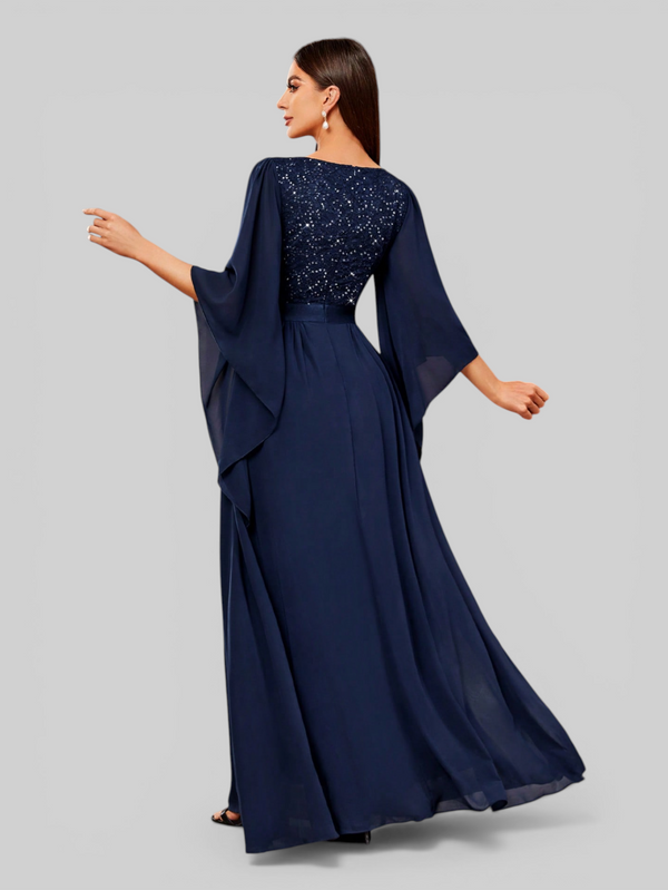 Vestido de Festa Longo com Capa Elegante