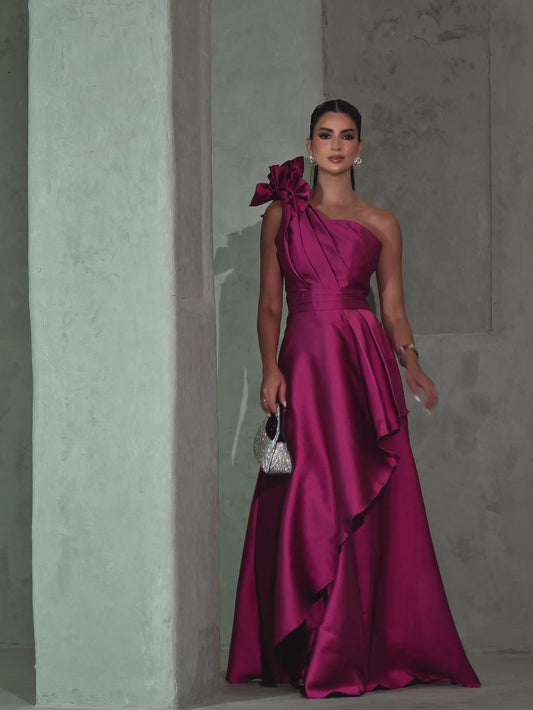 Vestido de Festa Longo Nula Manga com Flor Drape